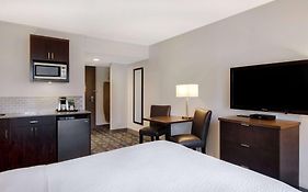Days Inn By Wyndham Victoria Airport Sidney