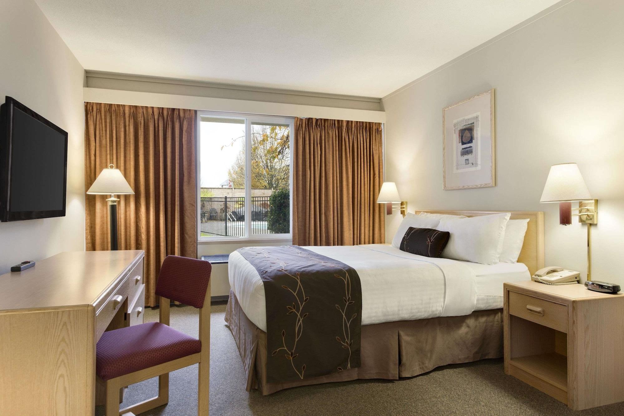 Days Inn By Wyndham Victoria Airport Sidney Buitenkant foto