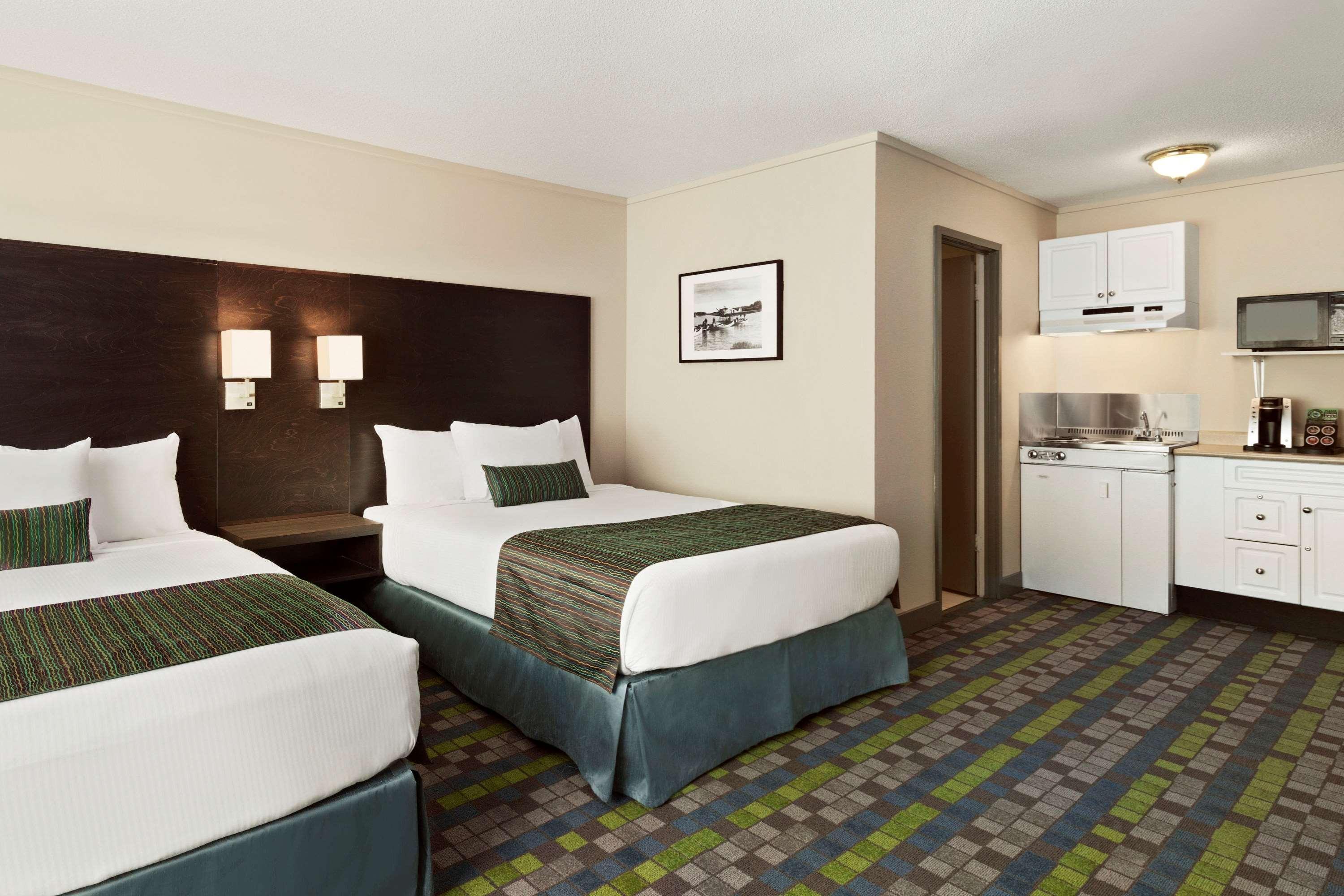 Days Inn By Wyndham Victoria Airport Sidney Buitenkant foto