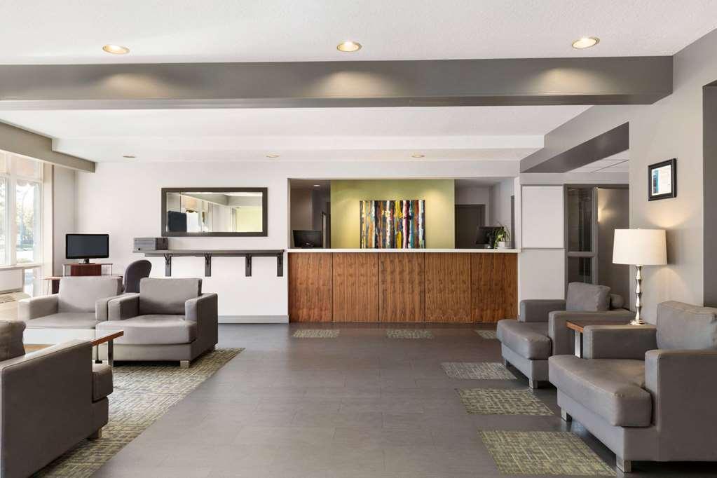 Days Inn By Wyndham Victoria Airport Sidney Interieur foto