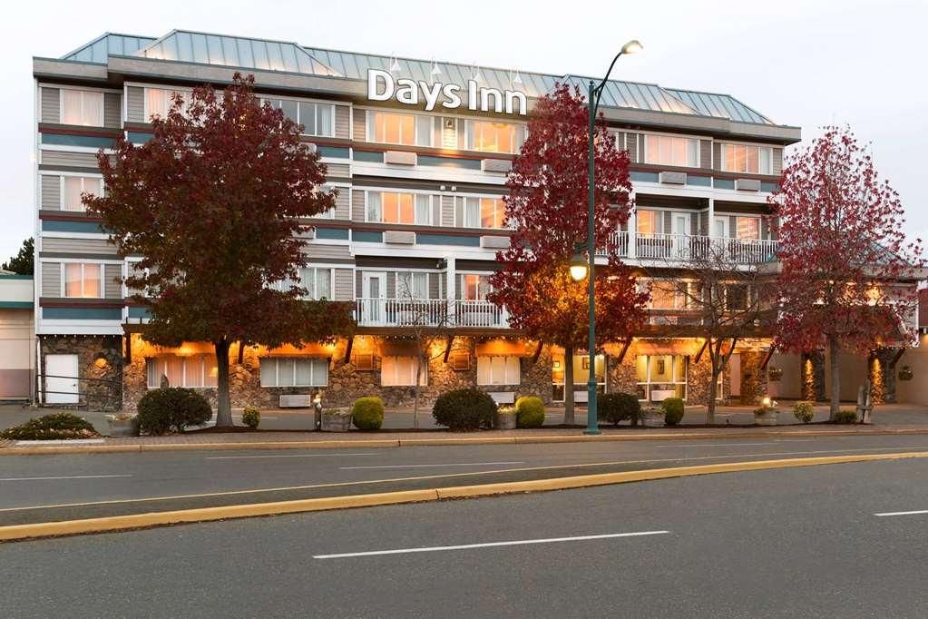 Days Inn By Wyndham Victoria Airport Sidney Buitenkant foto