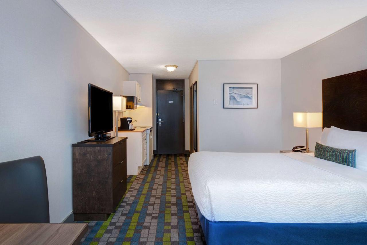 Days Inn By Wyndham Victoria Airport Sidney Buitenkant foto