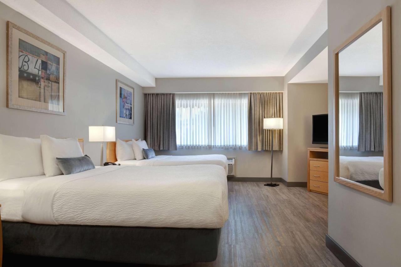 Days Inn By Wyndham Victoria Airport Sidney Buitenkant foto