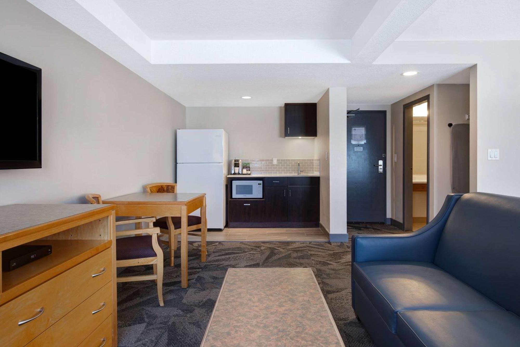 Days Inn By Wyndham Victoria Airport Sidney Buitenkant foto