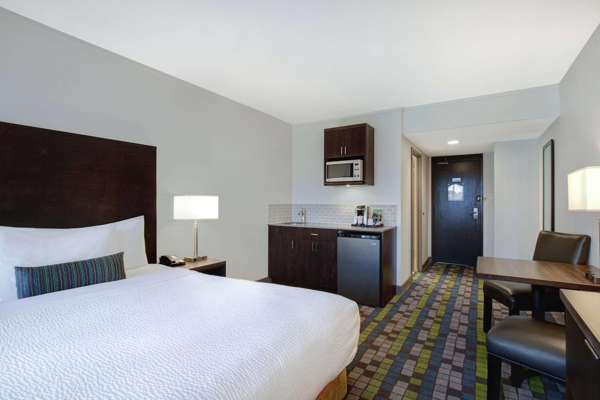 Days Inn By Wyndham Victoria Airport Sidney Buitenkant foto