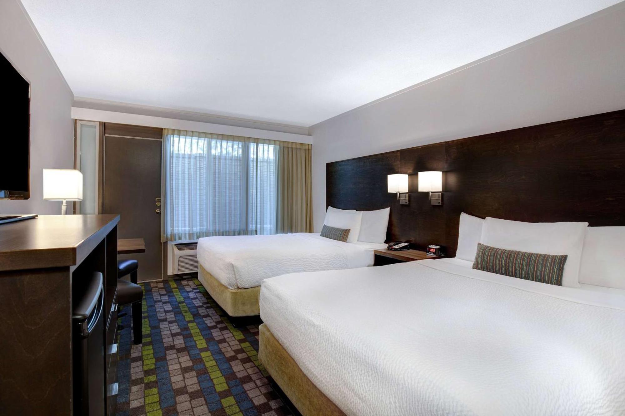 Days Inn By Wyndham Victoria Airport Sidney Buitenkant foto