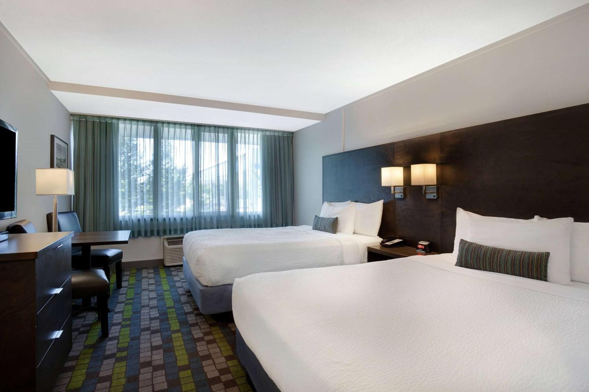 Days Inn By Wyndham Victoria Airport Sidney Buitenkant foto