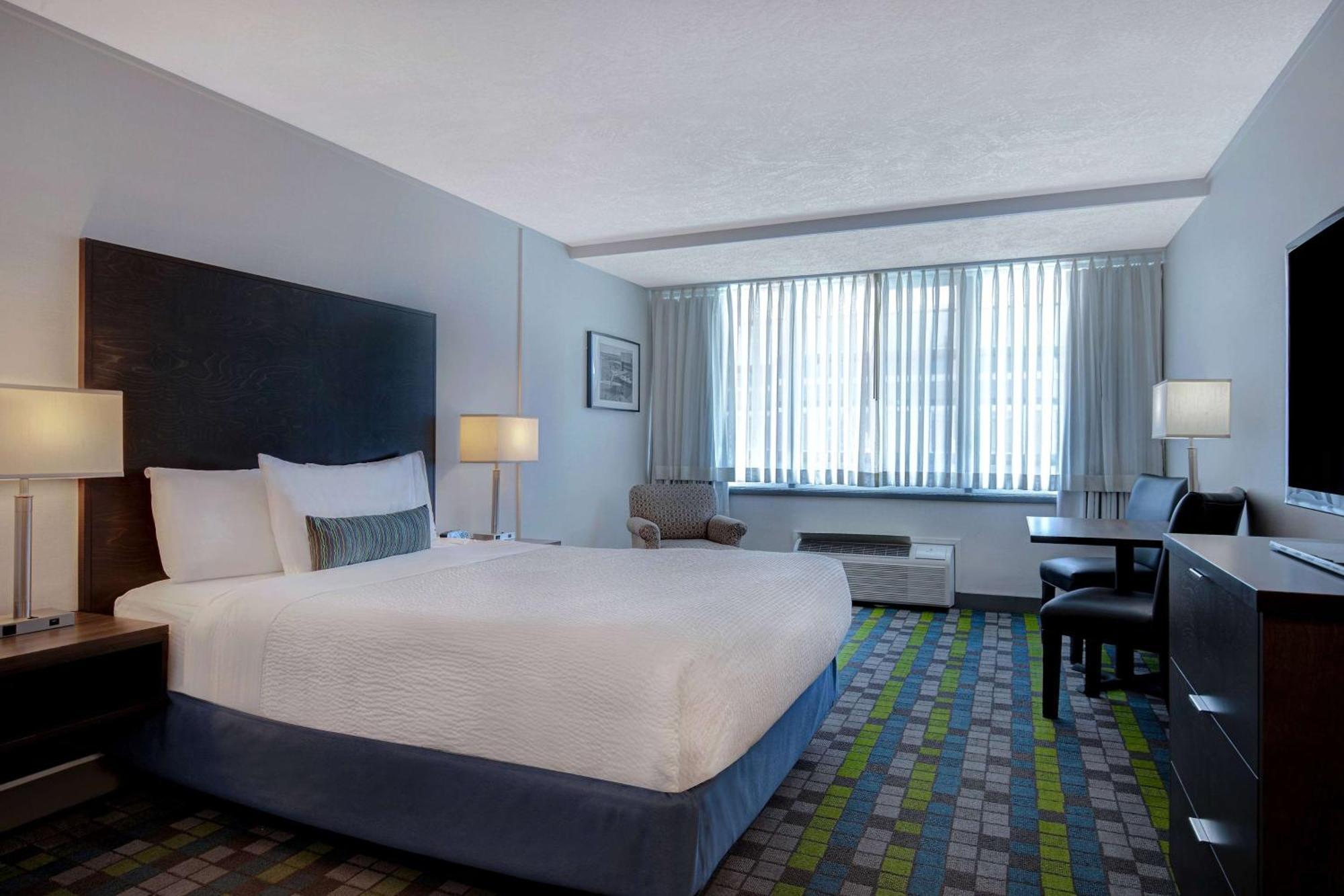 Days Inn By Wyndham Victoria Airport Sidney Buitenkant foto