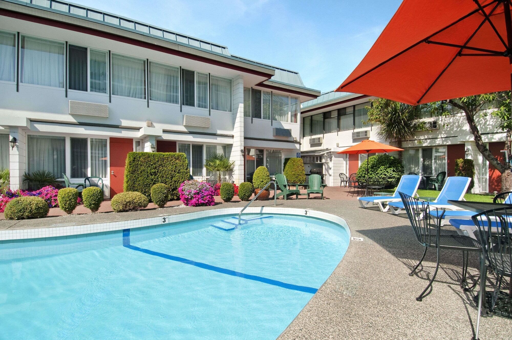 Days Inn By Wyndham Victoria Airport Sidney Buitenkant foto